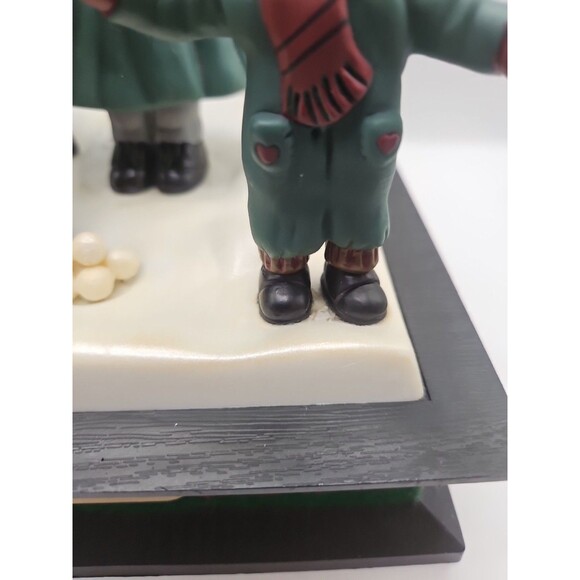 Vintage Christmas Lighted Carolers Musical Holiday Scene Figure 11" - Picture 10 of 16